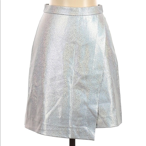 H&M Dresses & Skirts - H&M Silver Mini Skirt Size 6